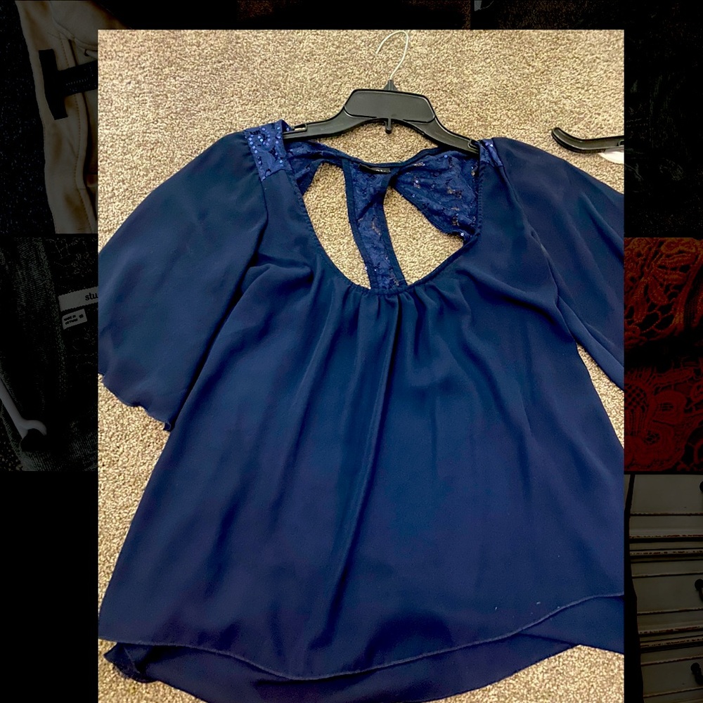 Beautiful Blue Top! Size small.